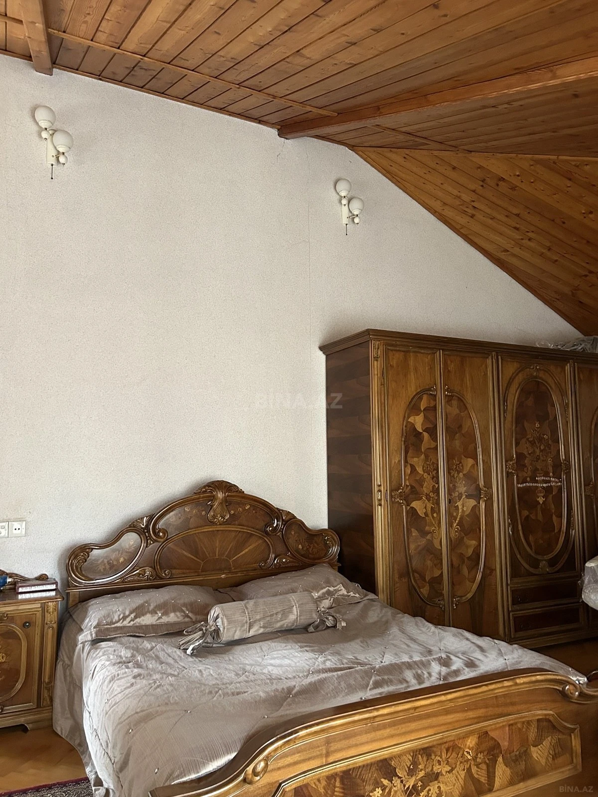 Satılır 8 otaqlı həyət evi 619 m²