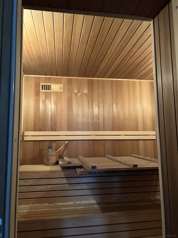 Satılır 8 otaqlı həyət evi 619 m²