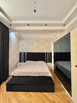 Satılır 4 otaqlı mənzil 150 m²