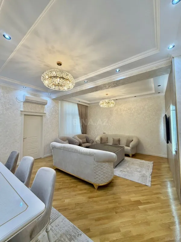 Satılır 4 otaqlı mənzil 150 m²