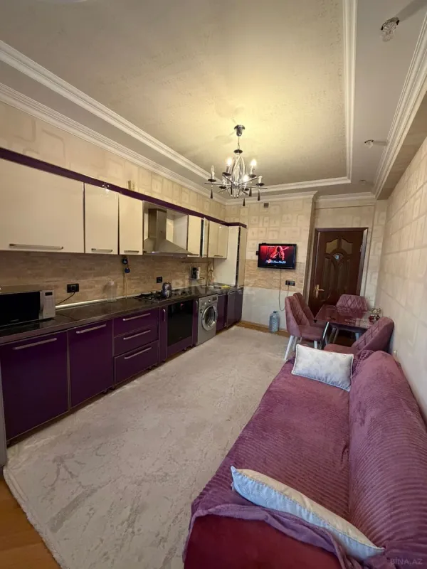 Satılır 4 otaqlı mənzil 174 m²