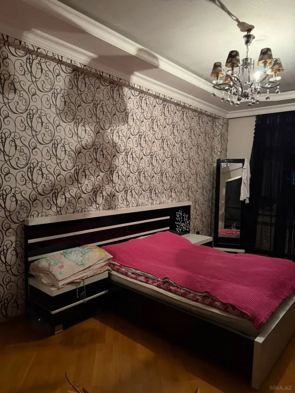 Satılır 4 otaqlı mənzil 174 m²