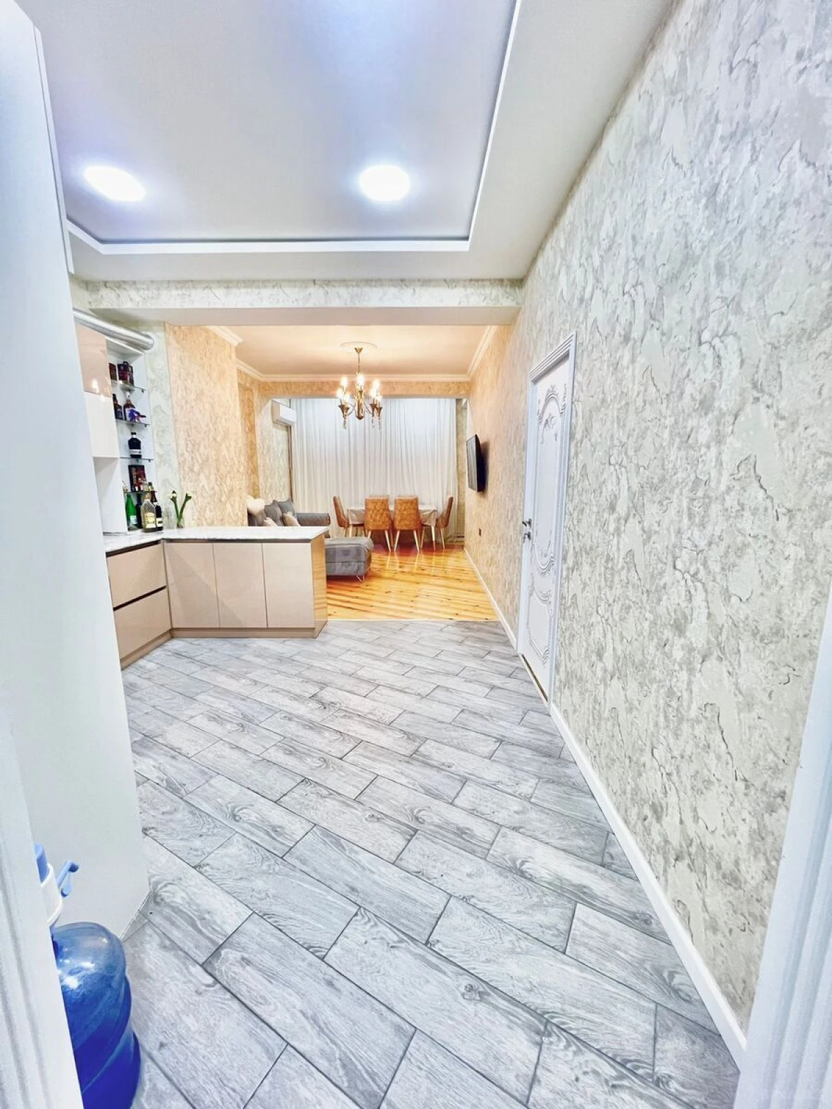 Kirayə verilir 2 otaqlı mənzil 70 m²