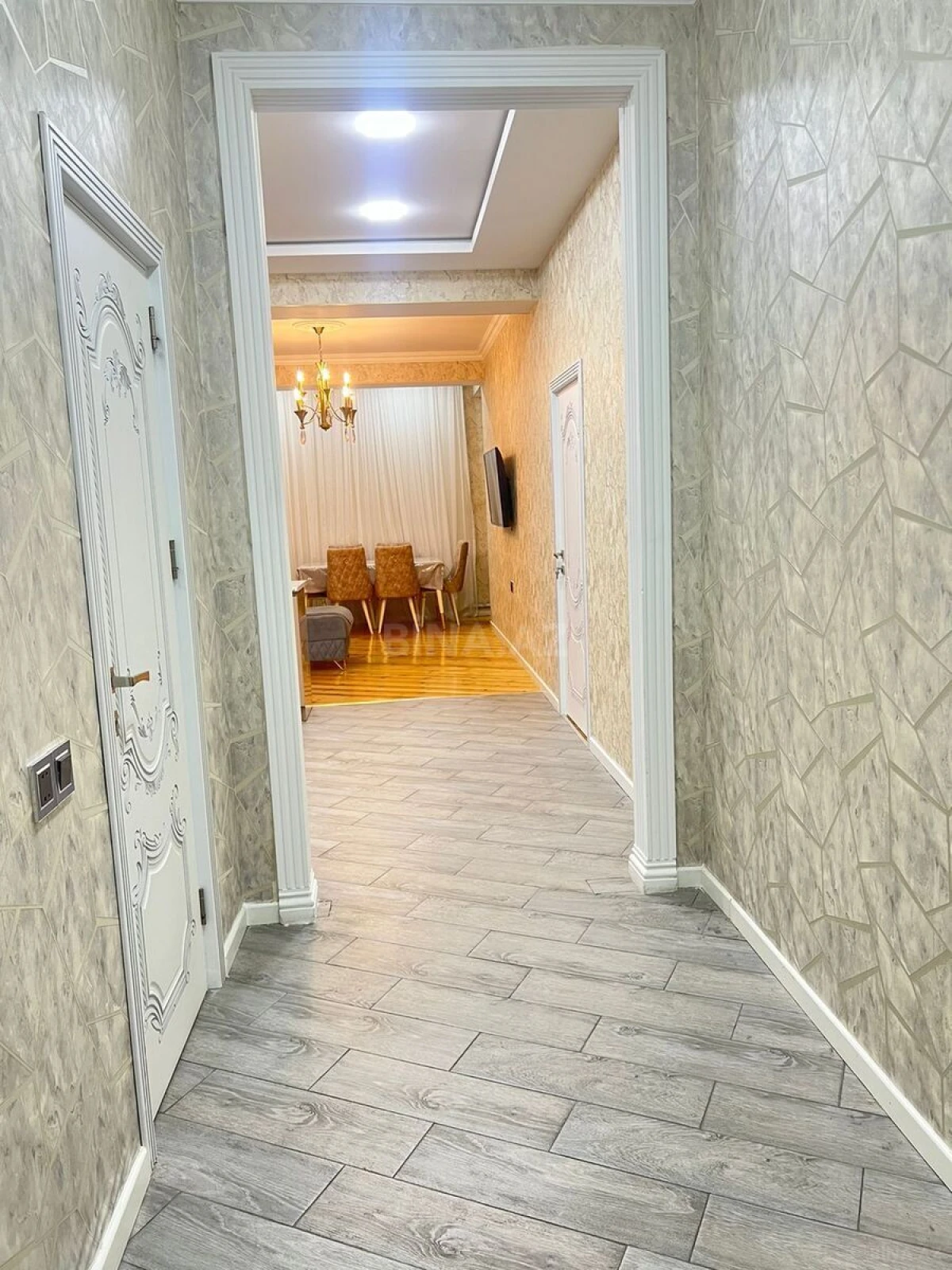 Kirayə verilir 2 otaqlı mənzil 70 m²