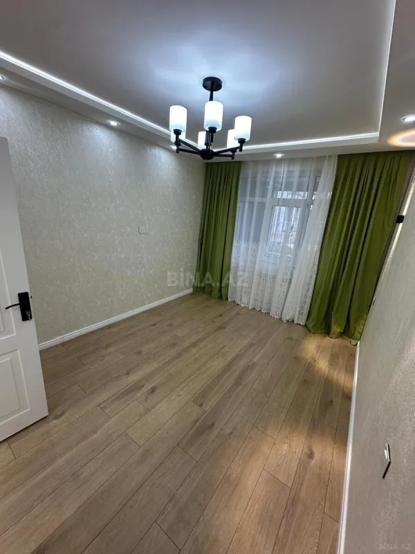 Satılır 5 otaqlı mənzil 60 m²