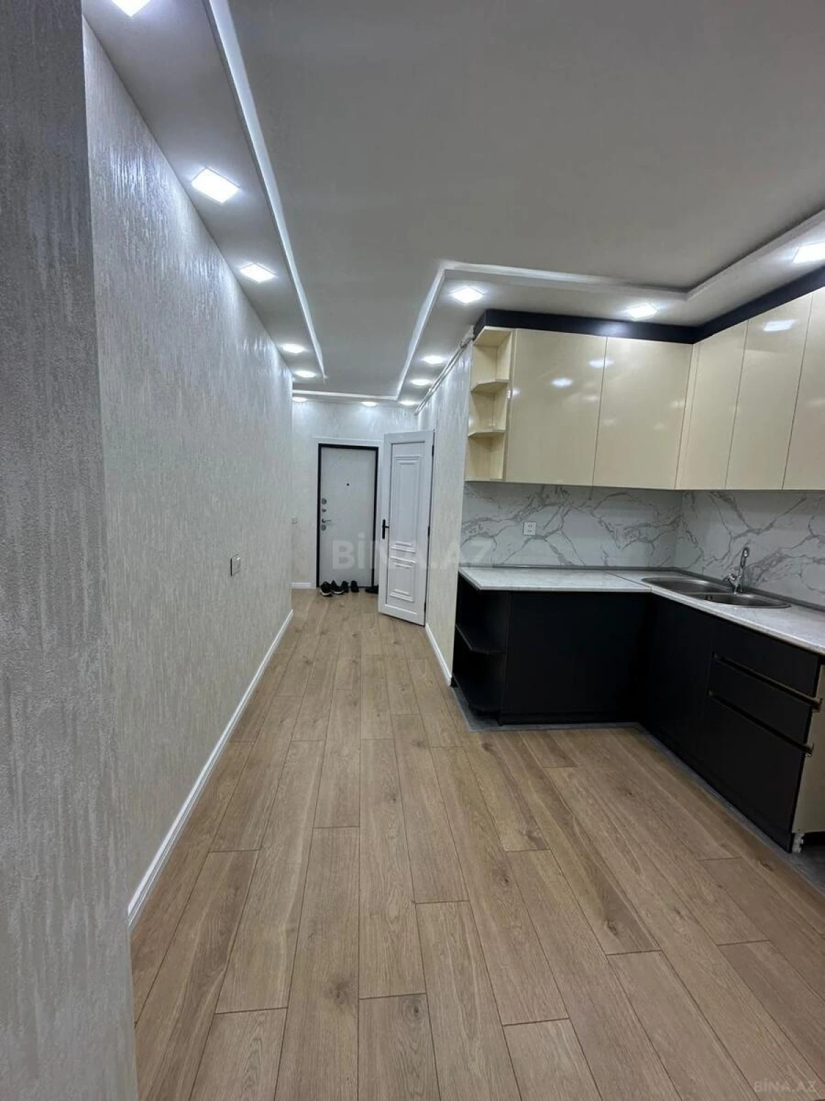 Satılır 5 otaqlı mənzil 60 m²