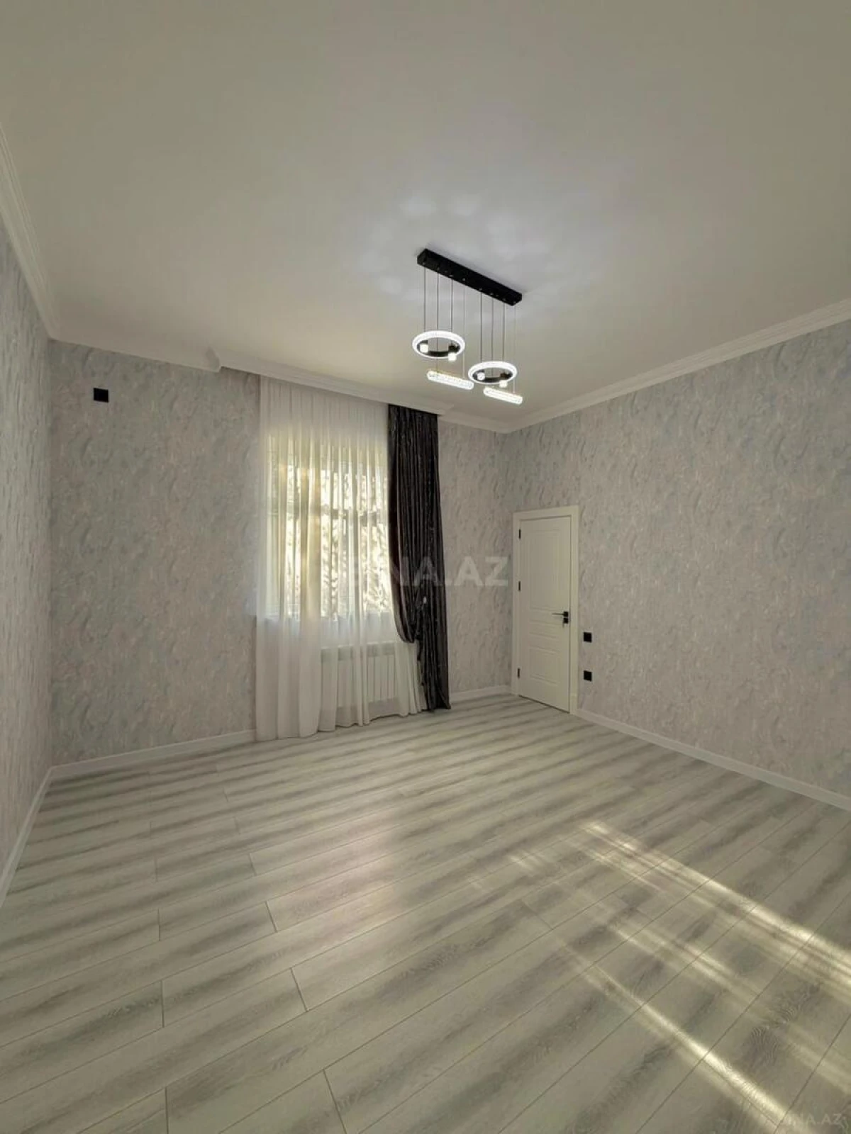 Satılır 4 otaqlı həyət evi 180 m²