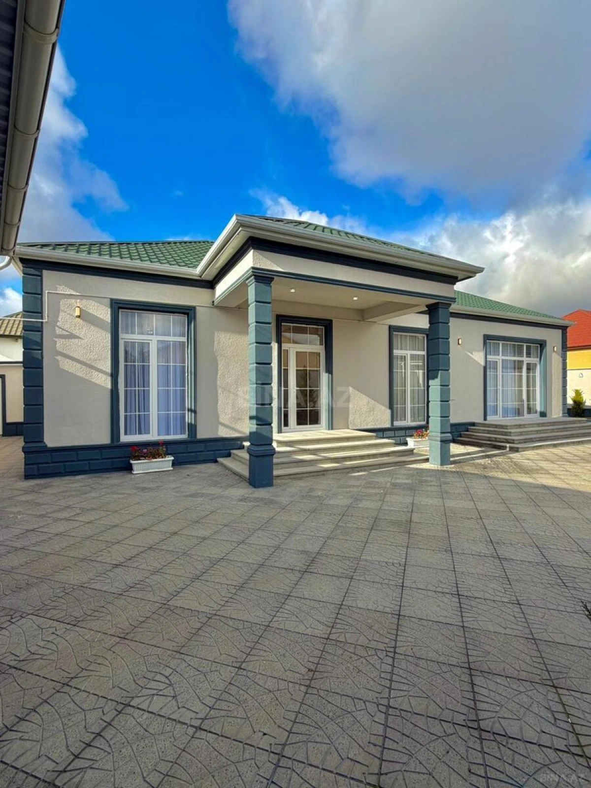 Satılır 4 otaqlı həyət evi 180 m²