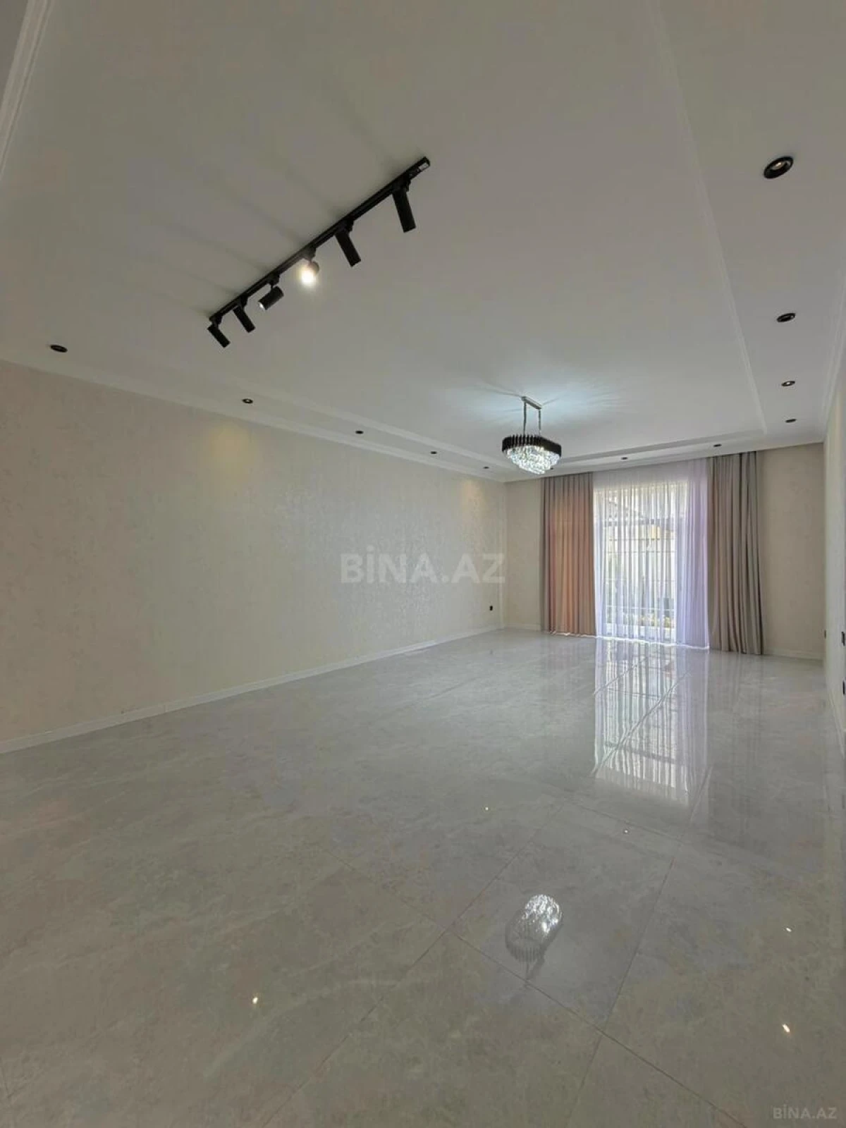 Satılır 4 otaqlı həyət evi 180 m²