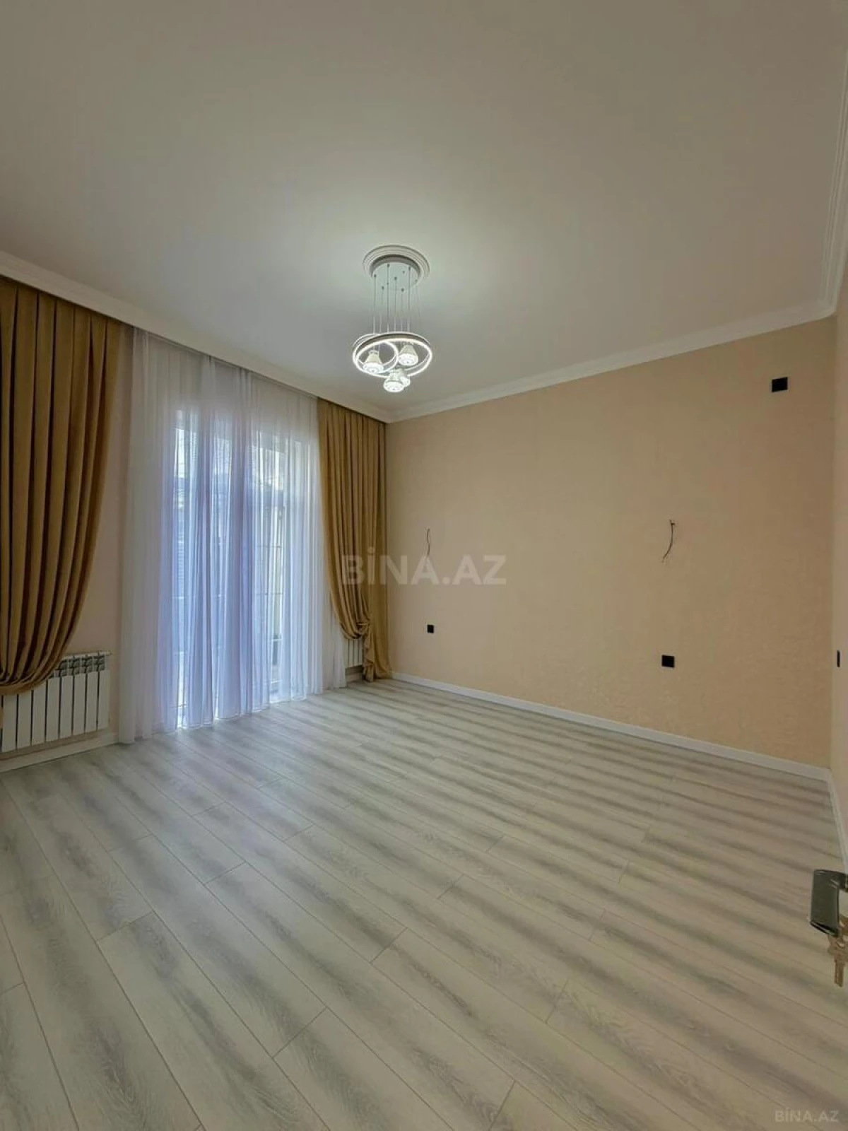 Satılır 4 otaqlı həyət evi 180 m²