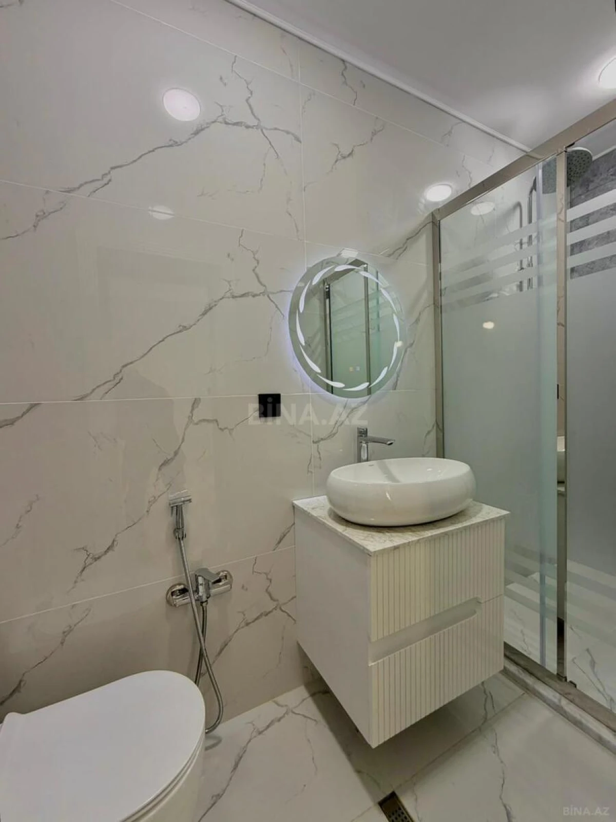 Satılır 4 otaqlı həyət evi 180 m²