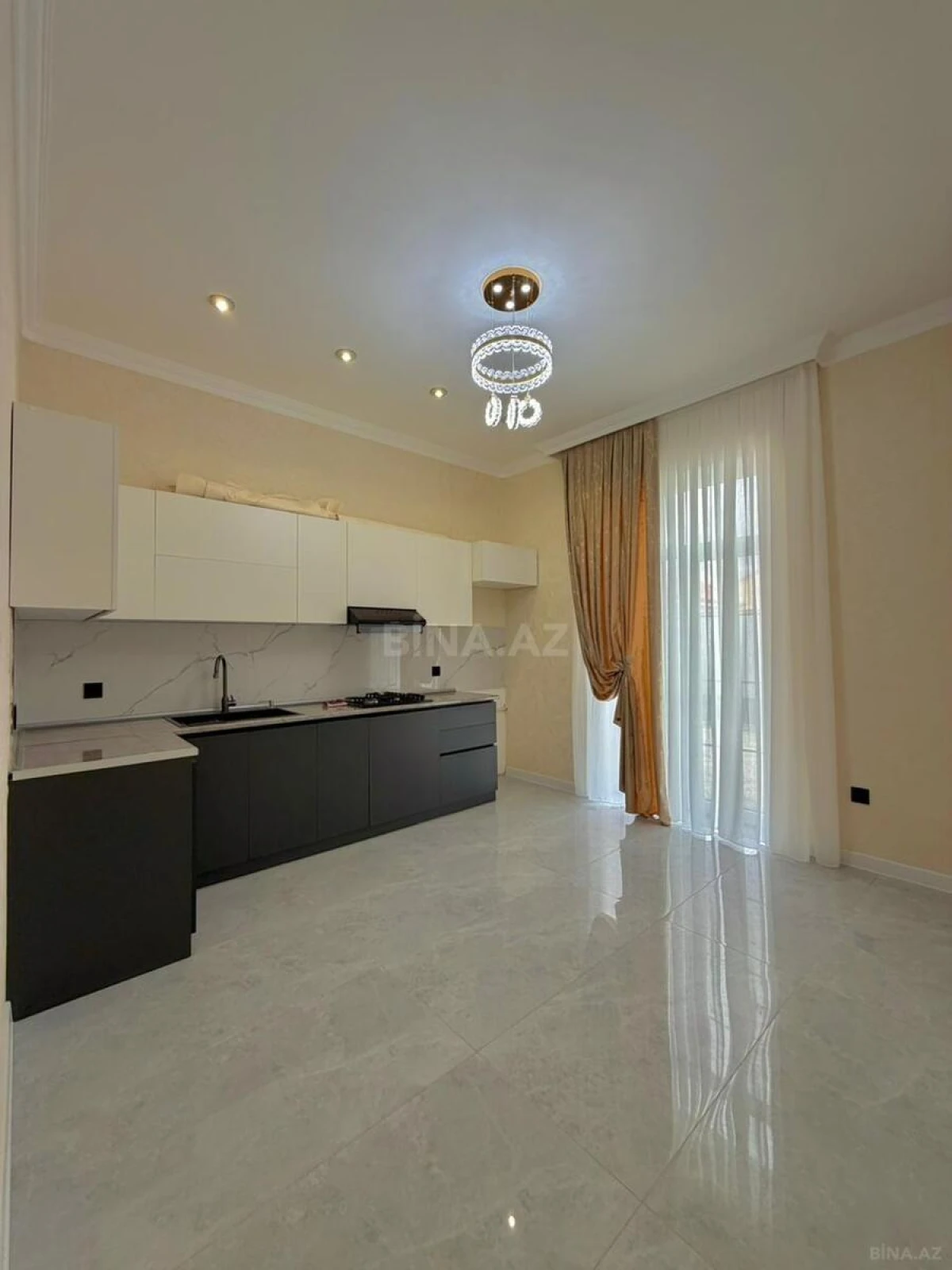 Satılır 4 otaqlı həyət evi 180 m²