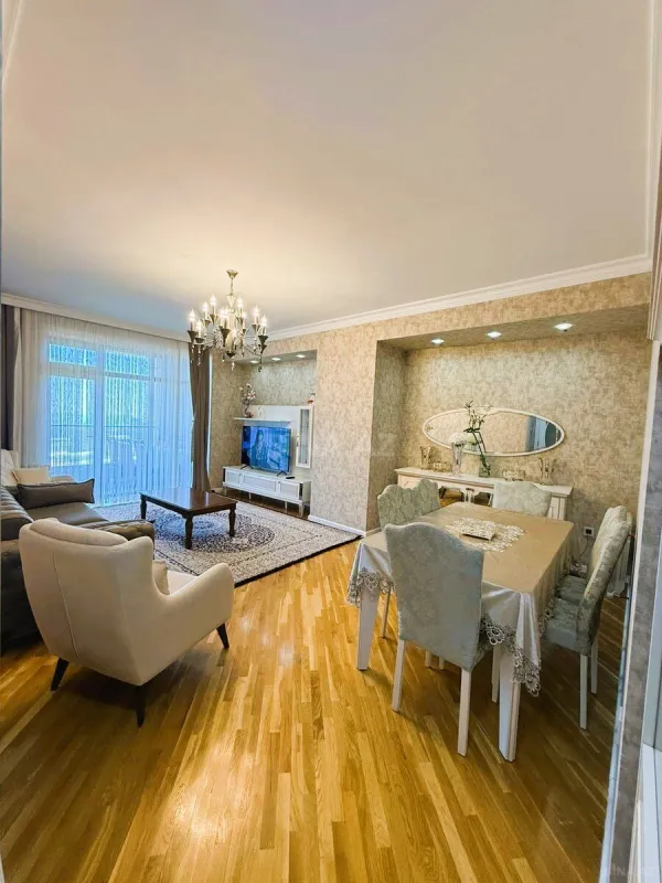 Satılır 3 otaqlı mənzil 150 m²