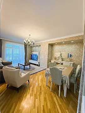 Satılır 3 otaqlı mənzil 150 m²