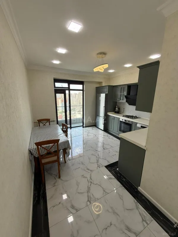 Satılır 3 otaqlı mənzil 150 m²