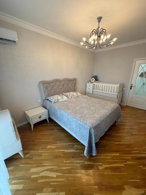 Satılır 3 otaqlı mənzil 150 m²