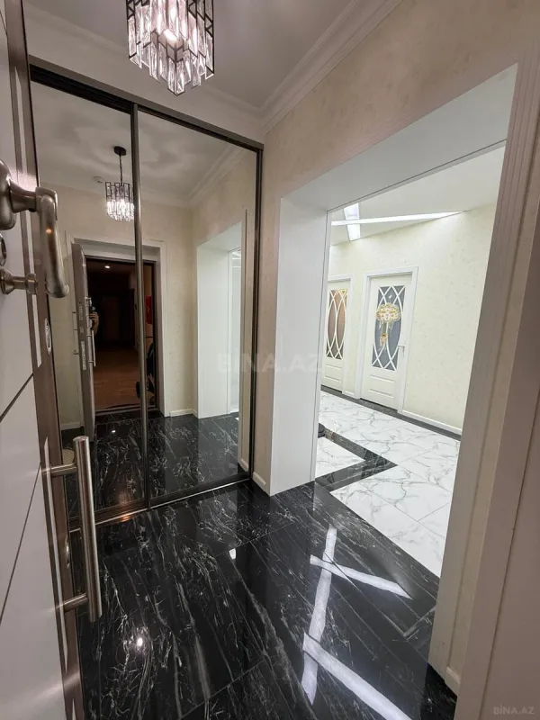 Satılır 3 otaqlı mənzil 150 m²