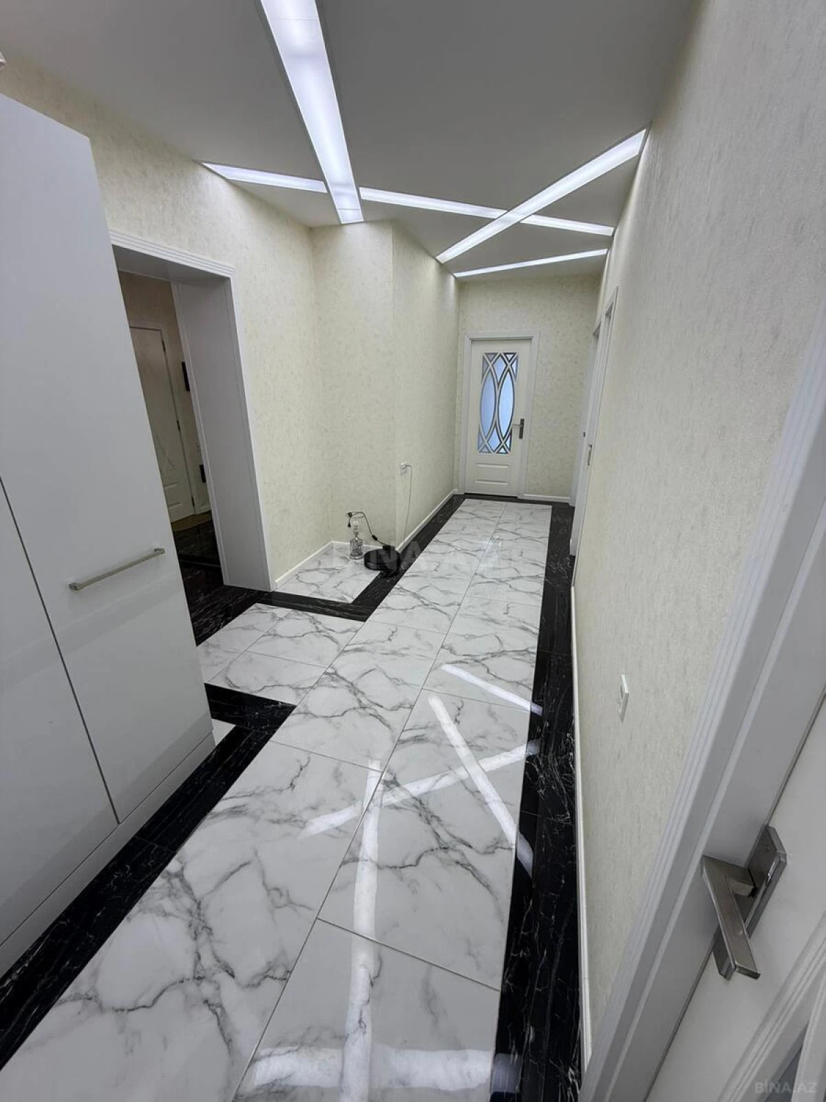 Satılır 3 otaqlı mənzil 150 m²