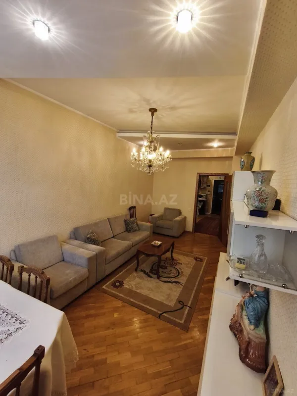 Satılır 2 otaqlı mənzil 69 m²