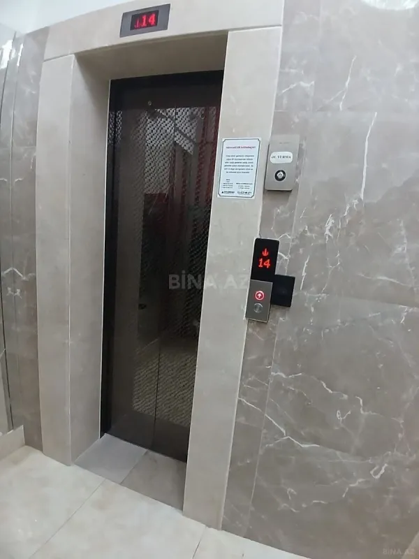 Satılır 4 otaqlı mənzil 192 m²
