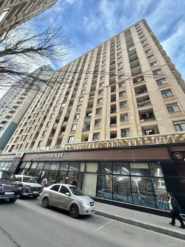 Satılır 3 otaqlı mənzil 98 m²