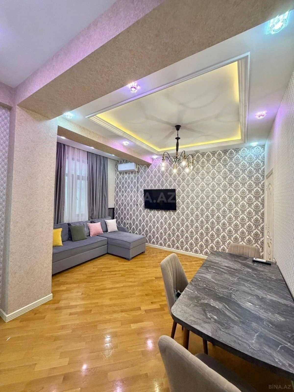 Satılır 3 otaqlı mənzil 98 m²