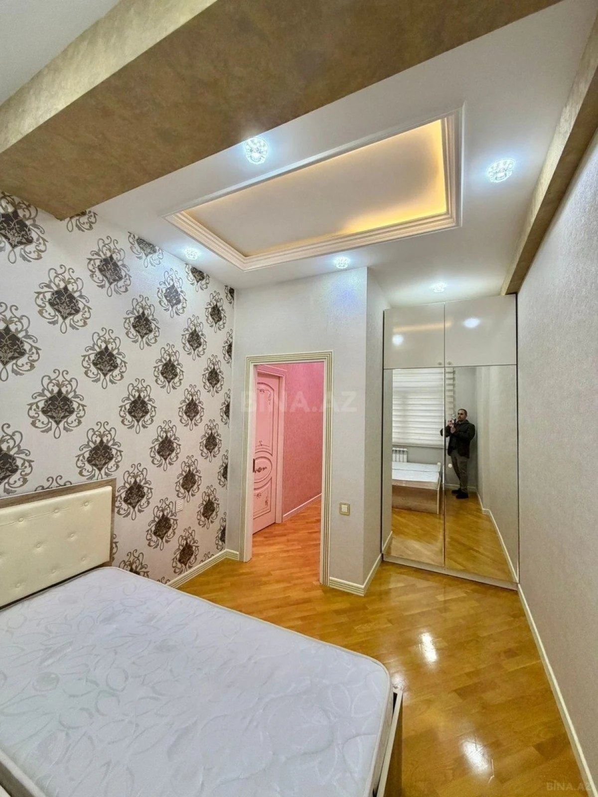 Satılır 3 otaqlı mənzil 98 m²
