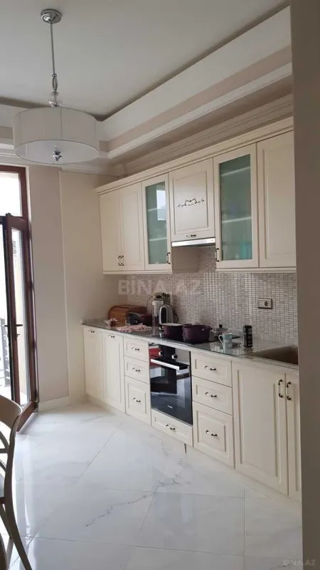 Kirayə verilir 3 otaqlı mənzil 115 m²