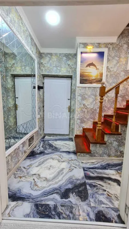 Satılır 4 otaqlı mənzil 110 m²