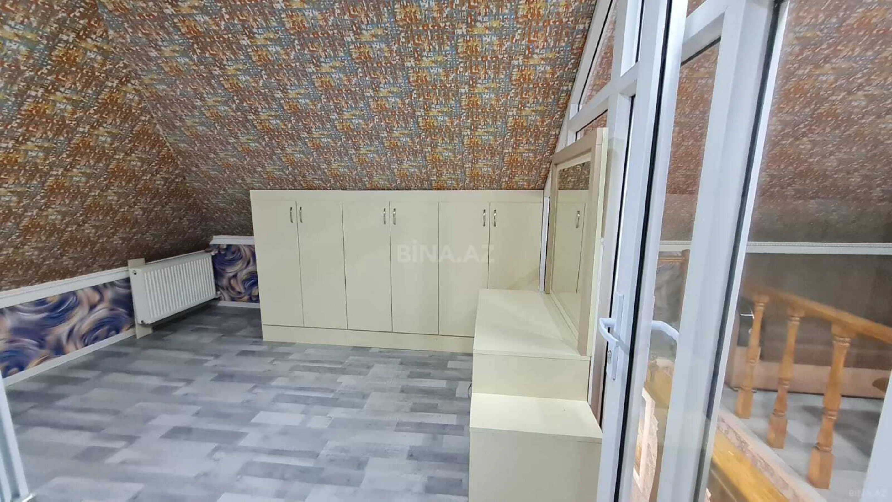 Satılır 4 otaqlı mənzil 110 m²