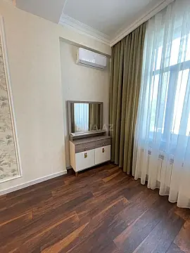 Kirayə verilir 2 otaqlı mənzil 100 m²