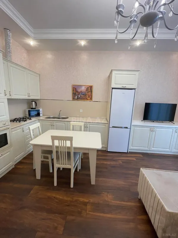 Kirayə verilir 2 otaqlı mənzil 100 m²