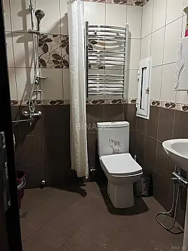 Kirayə verilir 2 otaqlı mənzil 66 m²