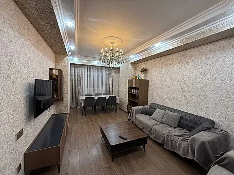 Satılır 2 otaqlı mənzil 88 m²