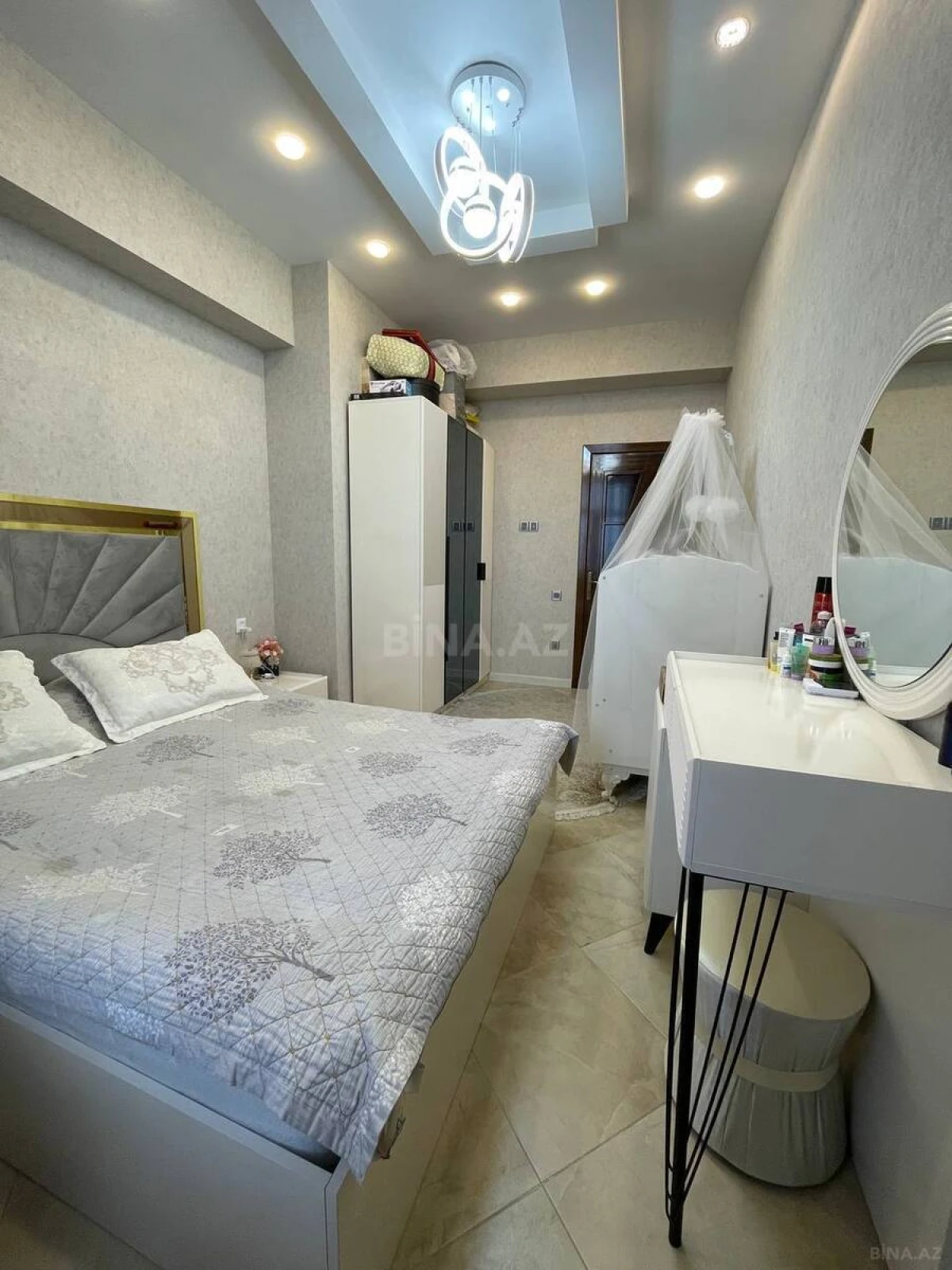 Satılır 4 otaqlı mənzil 119 m²