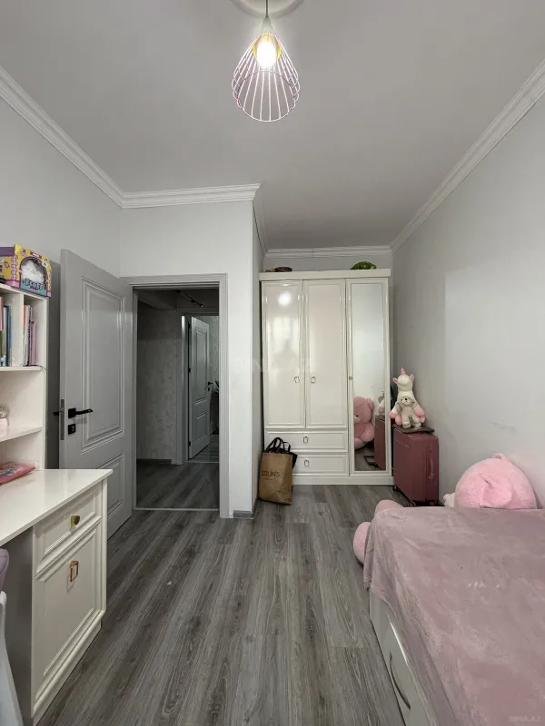 Satılır 4 otaqlı mənzil 95 m²