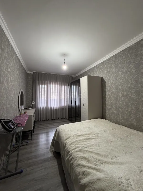 Satılır 4 otaqlı mənzil 95 m²