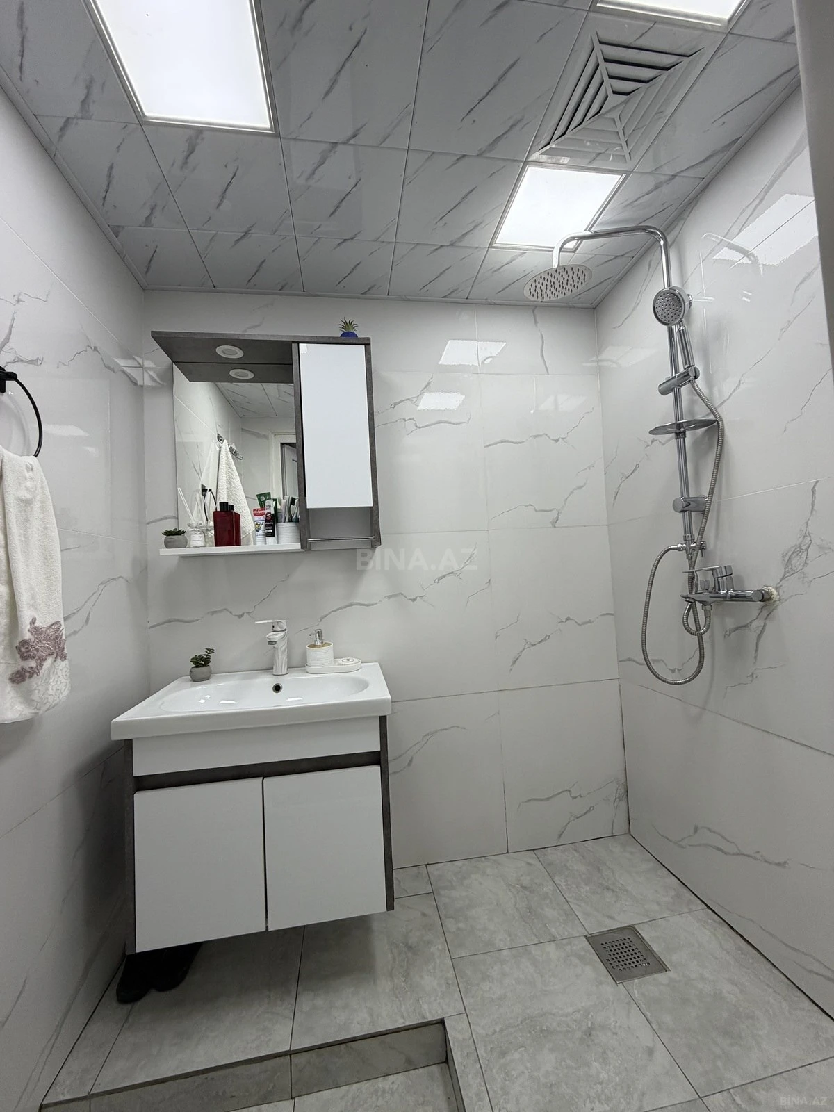 Satılır 4 otaqlı mənzil 95 m²