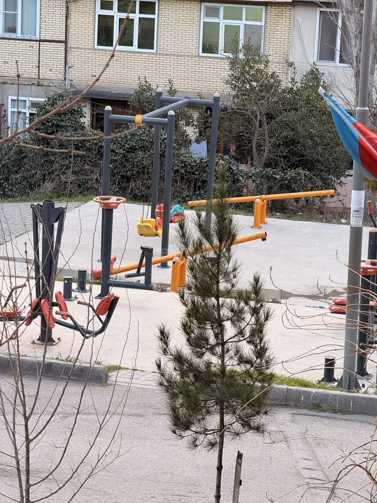 Satılır 3 otaqlı mənzil 64 m²