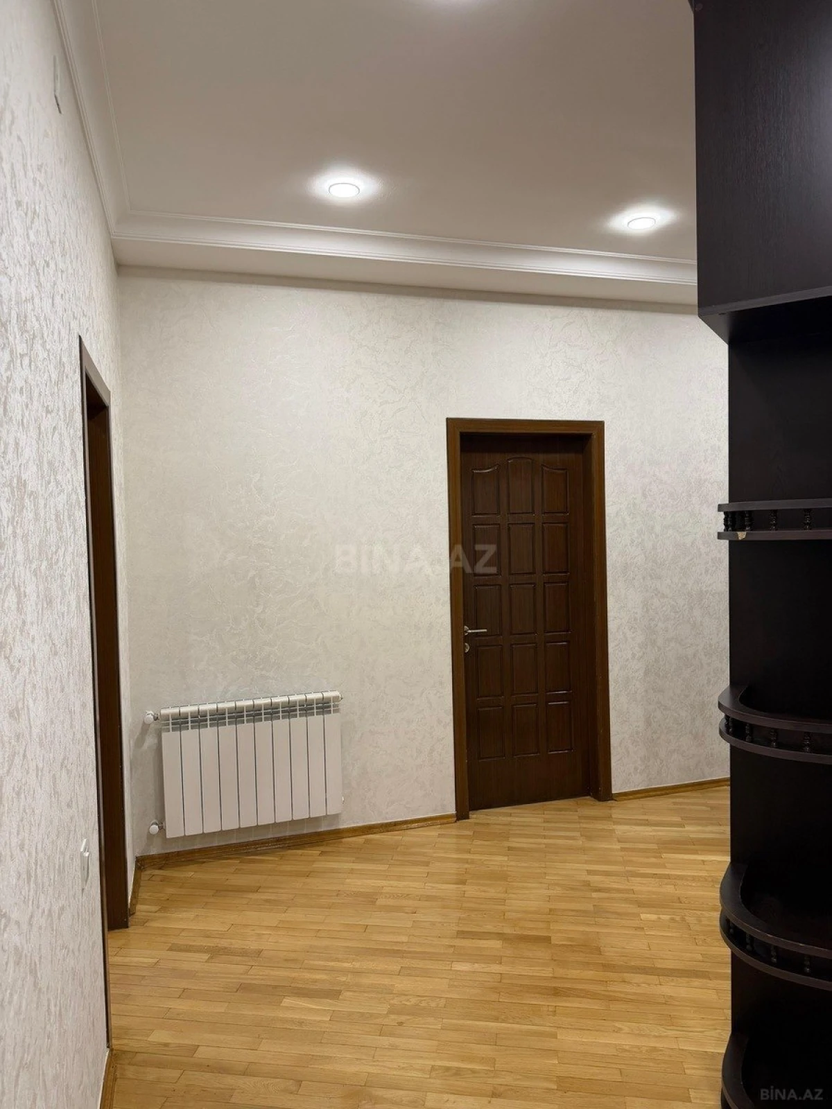 Satılır 2 otaqlı mənzil 77 m²