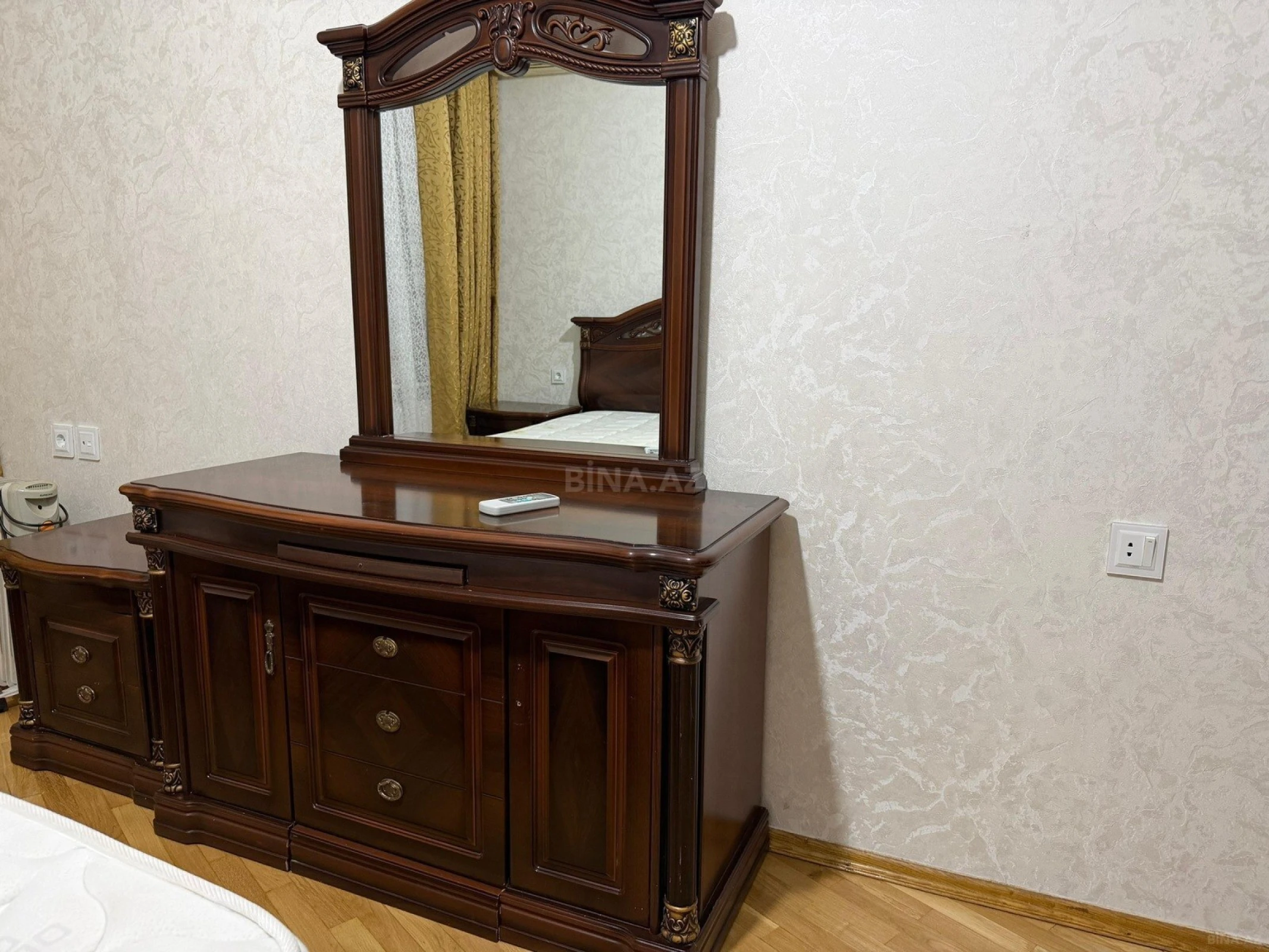 Satılır 2 otaqlı mənzil 77 m²