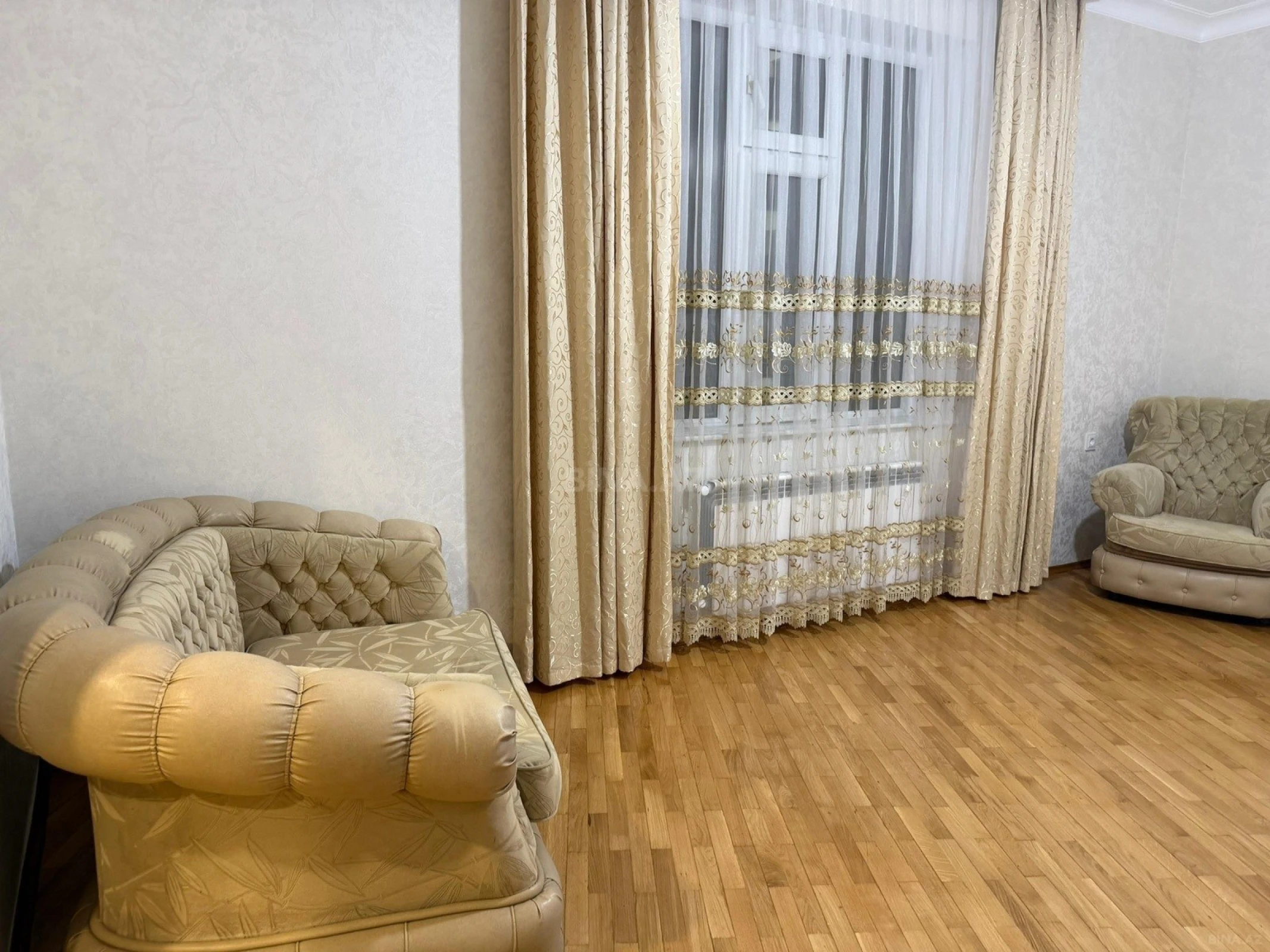 Satılır 2 otaqlı mənzil 77 m²