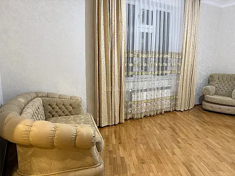 Satılır 2 otaqlı mənzil 77 m²