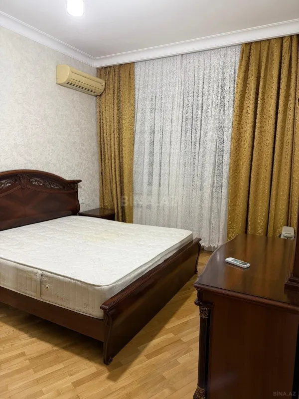 Satılır 2 otaqlı mənzil 77 m²