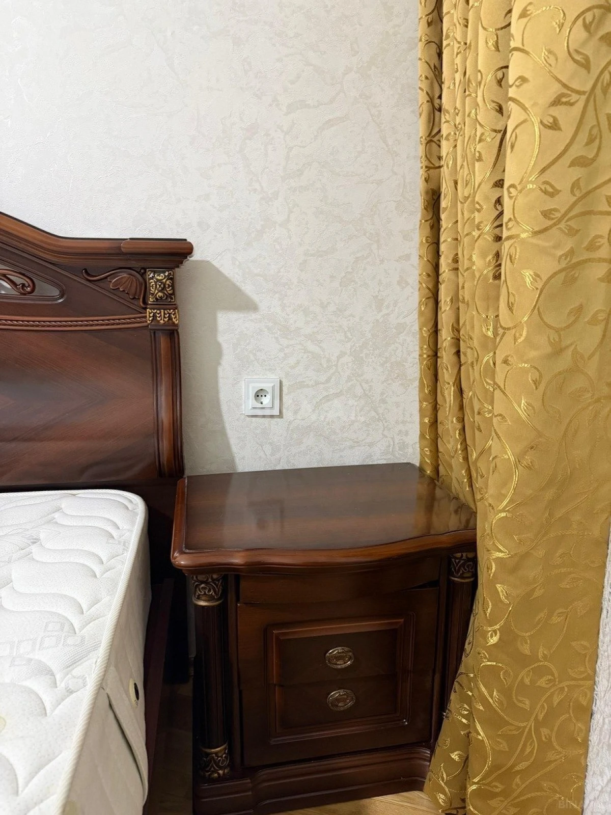Satılır 2 otaqlı mənzil 77 m²