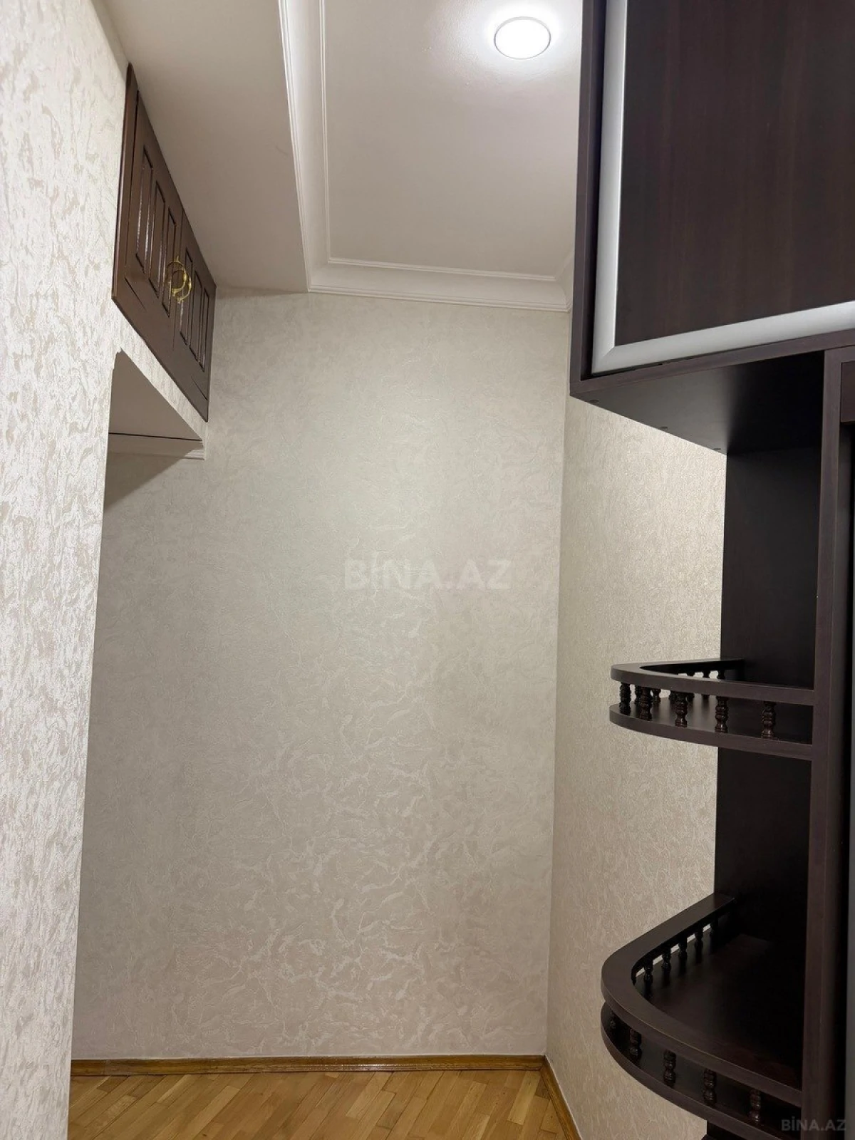 Satılır 2 otaqlı mənzil 77 m²