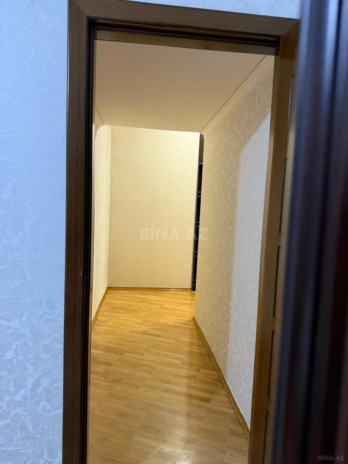 Satılır 2 otaqlı mənzil 77 m²