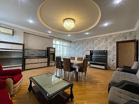 Satılır 3 otaqlı mənzil 151 m²