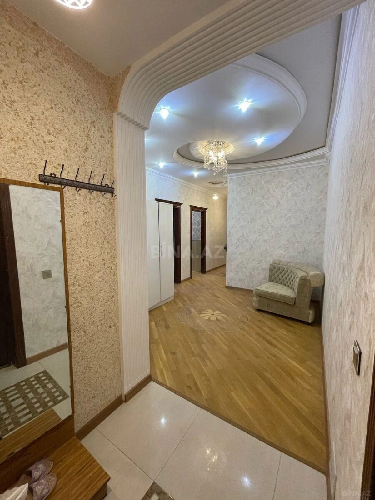 Satılır 3 otaqlı mənzil 151 m²