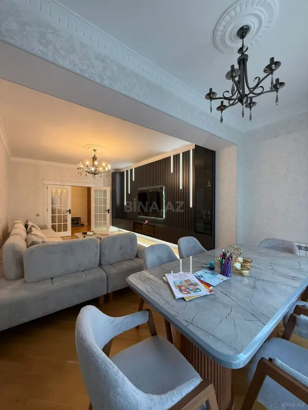 Satılır 2 otaqlı mənzil 117 m²